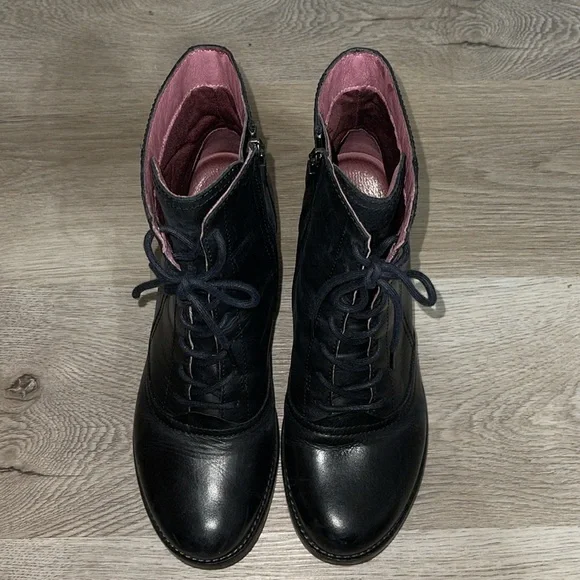 Dansko Women's Black Leather Lace Up/Side Zip Ankle block heel Boots Size 40